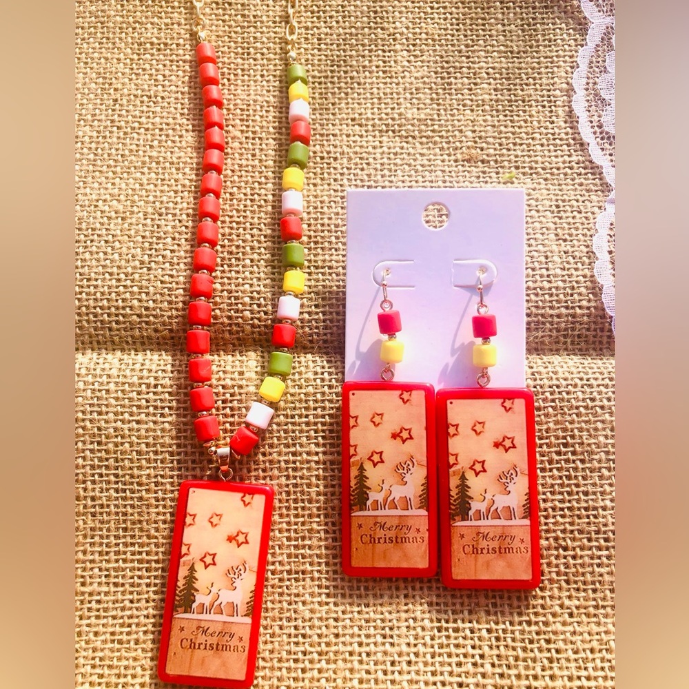 NEW CHRISTMAS WAFFLE BRAND NECKLACE & EARRINGS SET